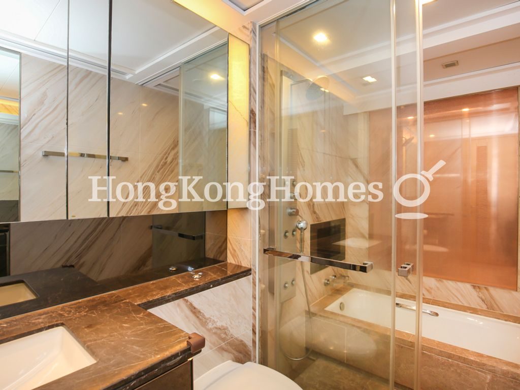 Master Bathroom — 瓏璽 - 第6A座 (迎海鑽)，大角咀