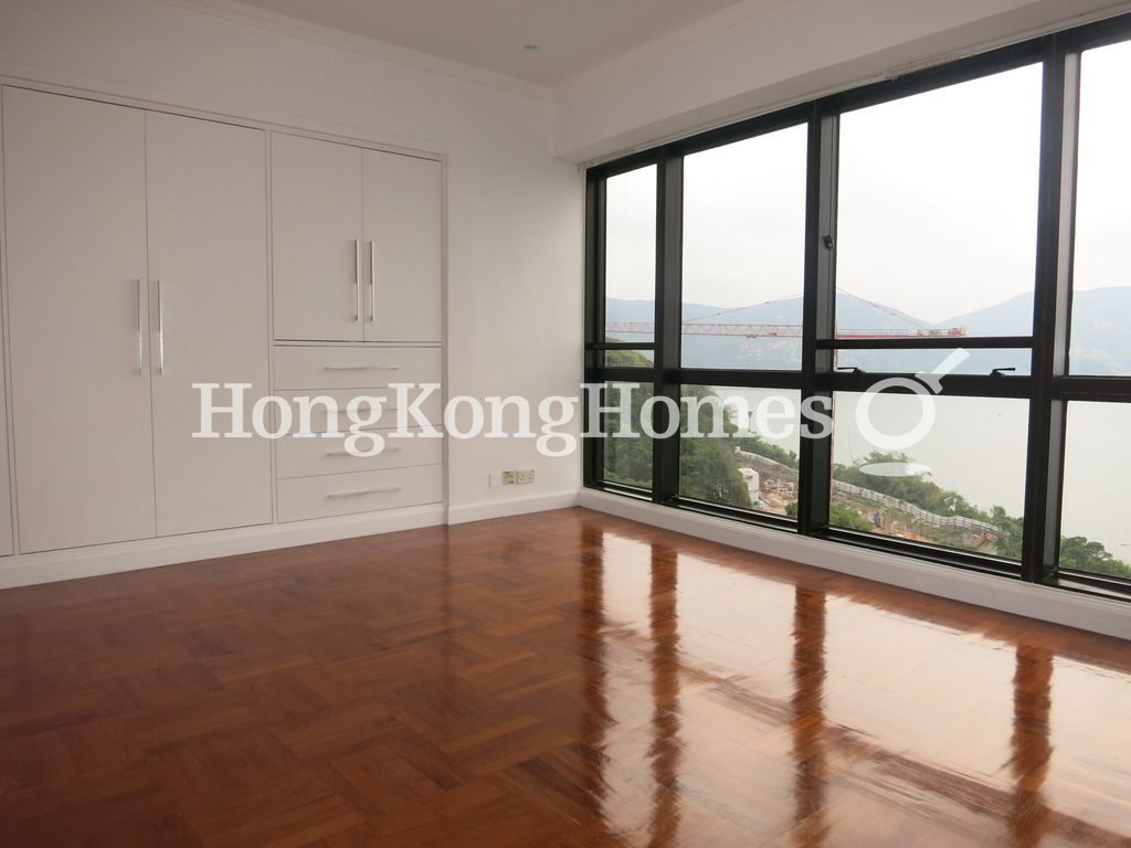 Built-in Wardrobe in Master Bedroom — 浪琴園 - 第04座，大潭