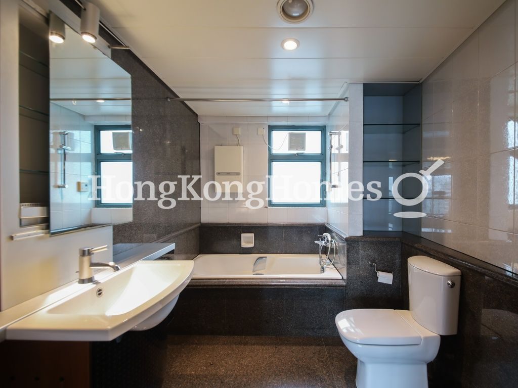 Master Bathroom — 羅便臣道80號 - 第02座，西半山