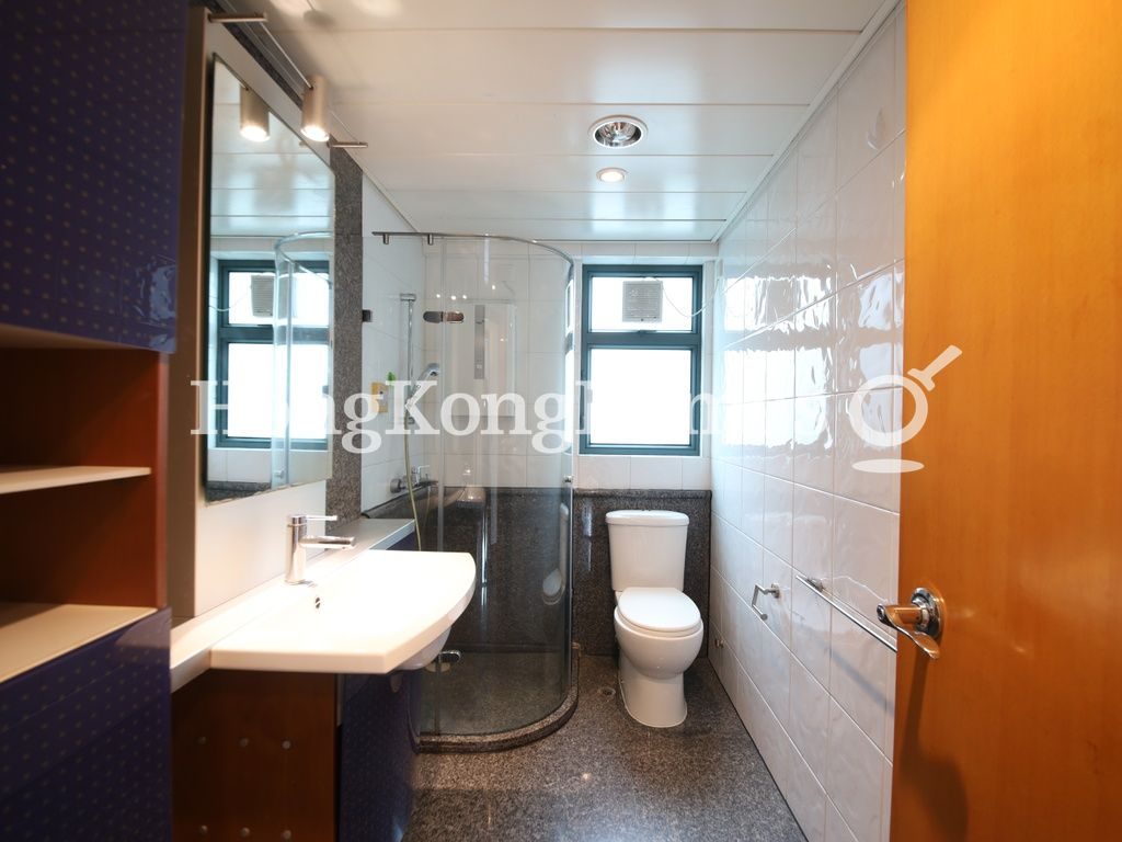 Guest Bathroom — 羅便臣道80號 - 第02座，西半山