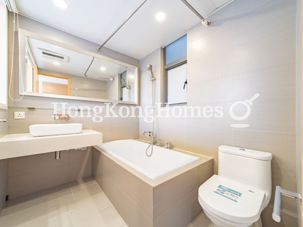 Second Ensuite Bathroom — 維景山莊，山頂