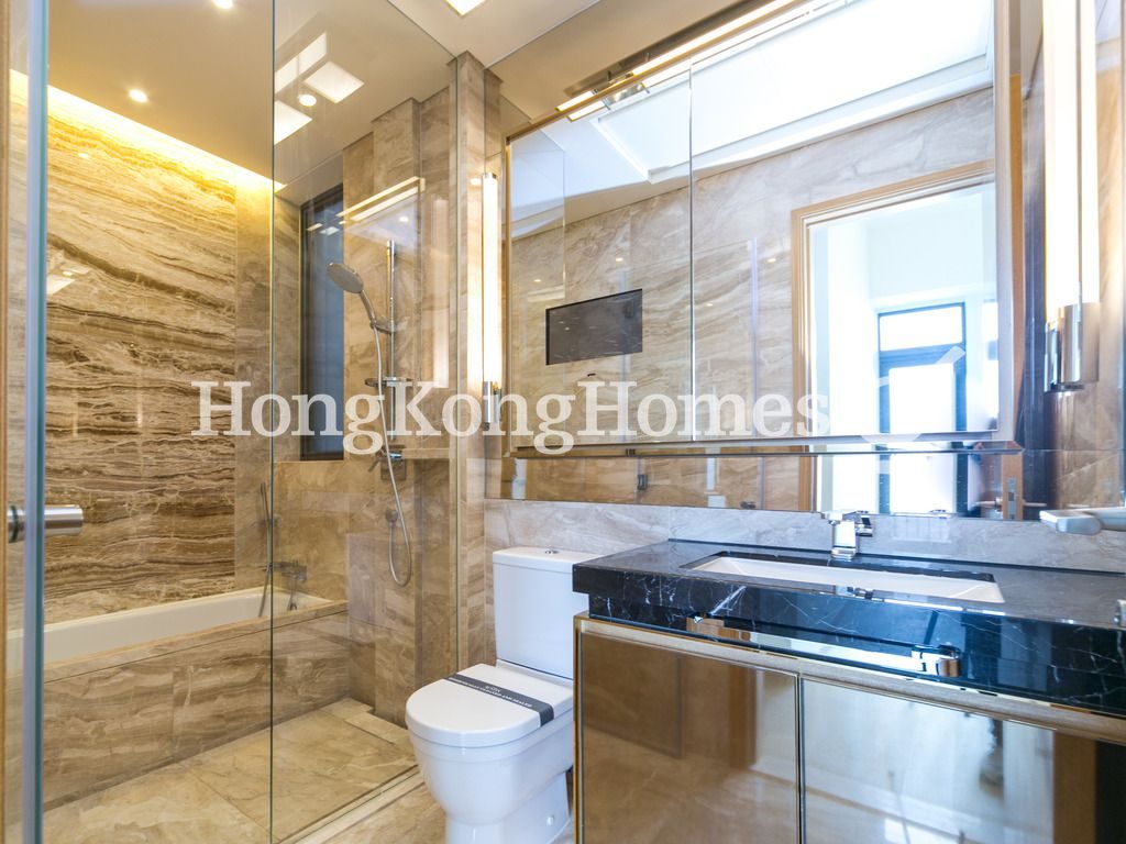 Master Bathroom — Grand Austin，尖沙咀