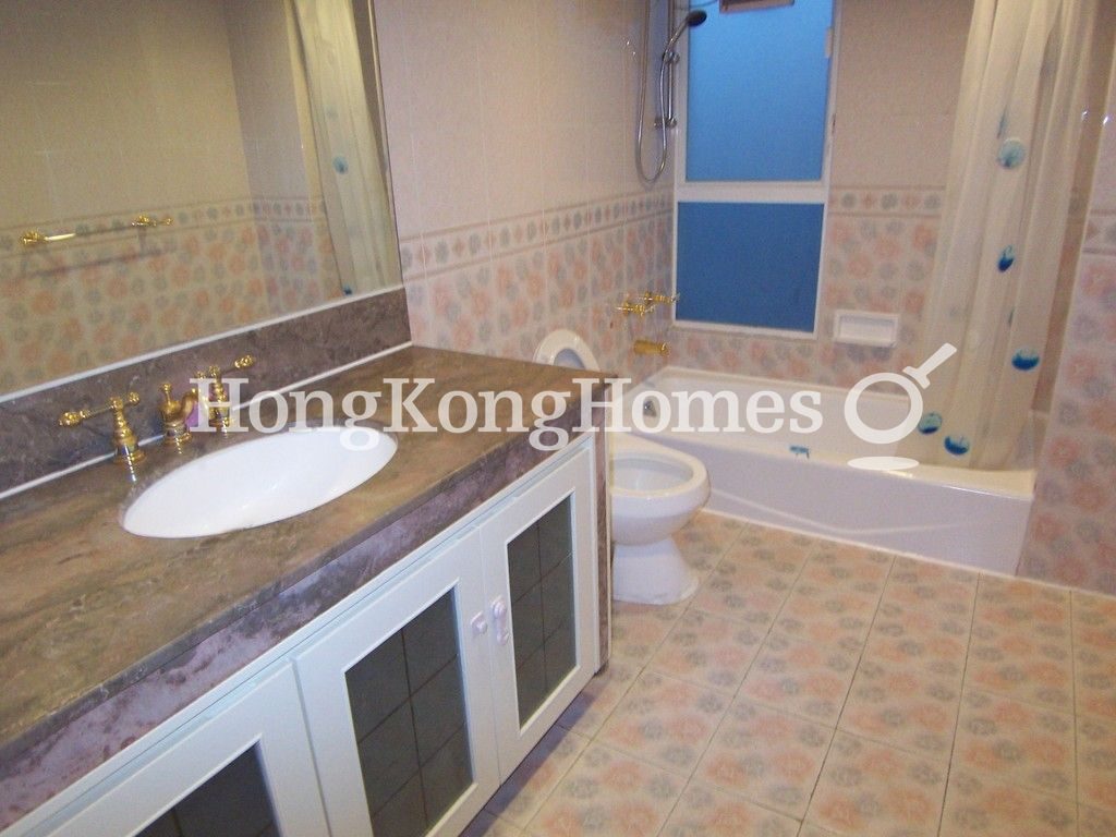 Guest Bathroom — 紅山半島 - 第07座，大潭