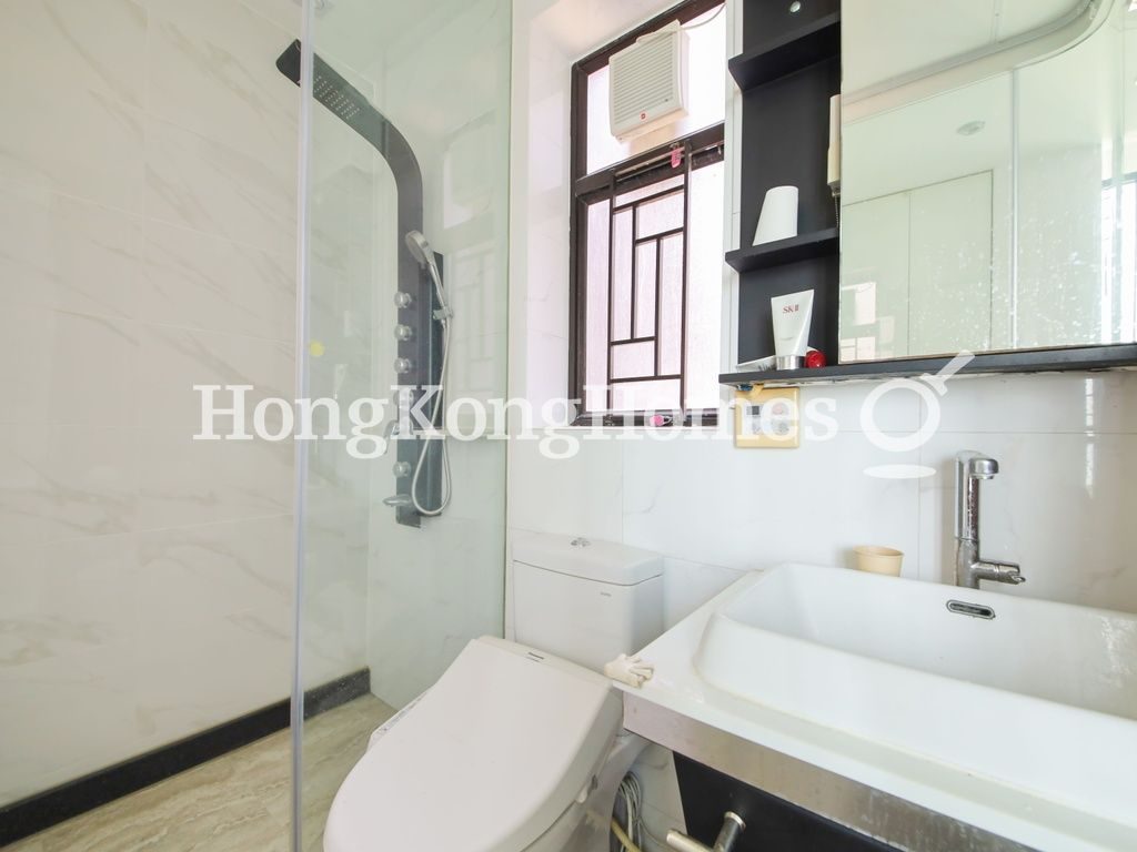 Master Bathroom — 凱旋門 1期 第1座 (摩天閣)，尖沙咀