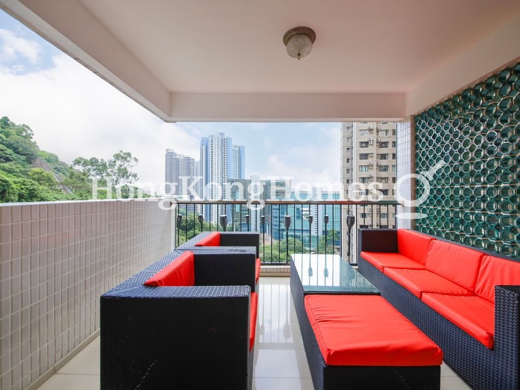 Balcony off Living and Dining Room — 碧瑤灣 - 第42座，薄扶林