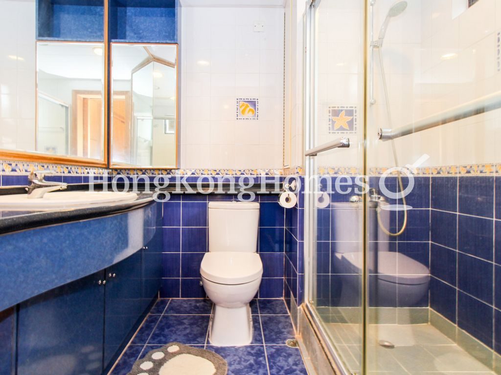 Master Bathroom — Cavendish Heights - Block 04, Jardine's Lookout