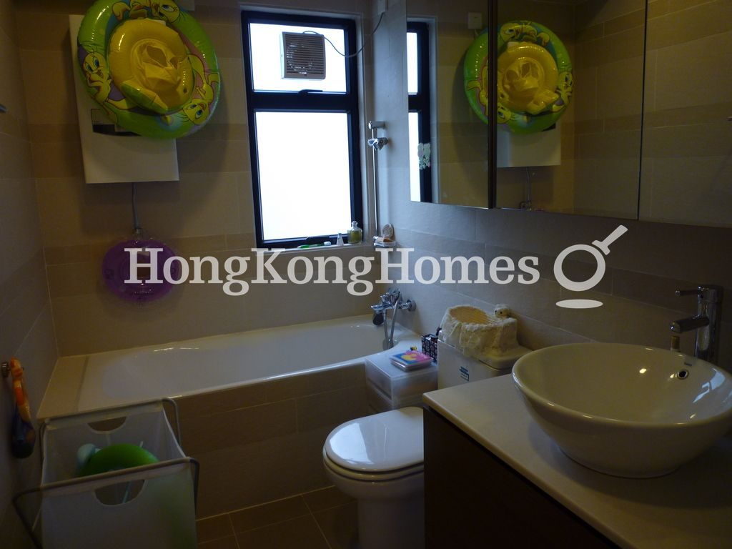 Guest Bathroom — 華景園 - 第03座，淺水灣