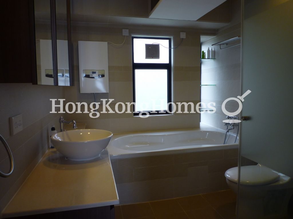 Master Bathroom — 華景園 - 第03座，淺水灣