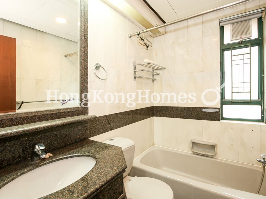 Guest Bathroom — 曉峰閣 - 第01座，中半山