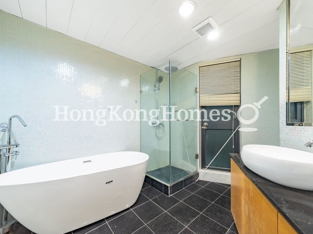 Master Bathroom — 浪頤居 - 第02座，薄扶林
