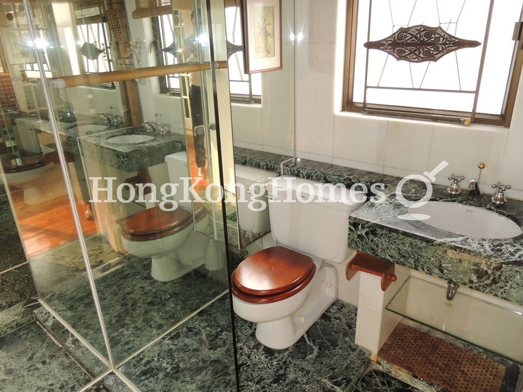 Guest Bathroom — 滿峰台，東半山