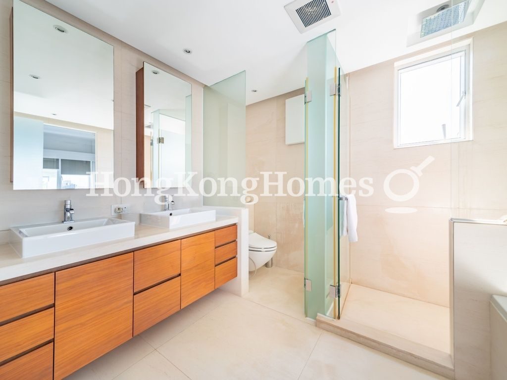 Master Bathroom — 滿峰台，東半山