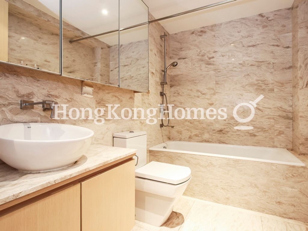 Guest Bathroom — 恒柏園 - A座，西半山