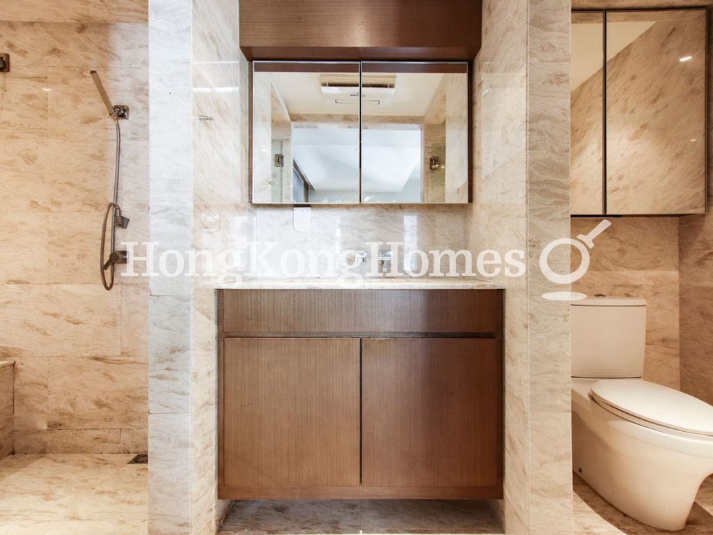Master Bathroom — 恒柏園 - A座，西半山