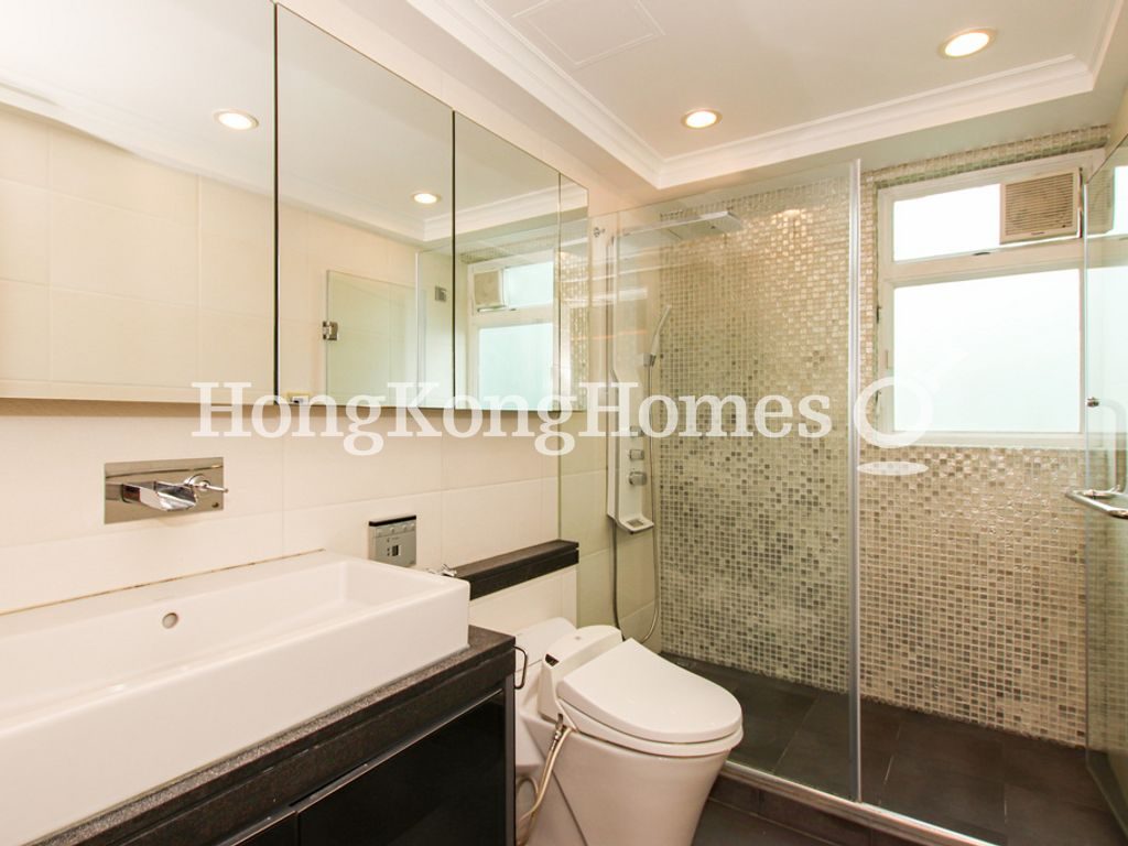 Guest Bathroom — 南灣御苑 - 第02座，淺水灣
