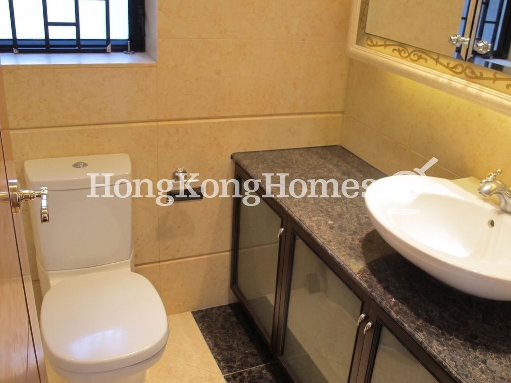 Master Bathroom — 凱旋門 1期 第1座 (摩天閣)，尖沙咀