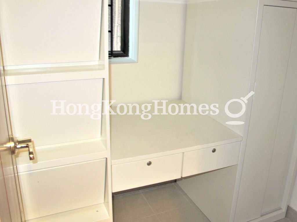 Maid's Room — 凱旋門 1期 第1座 (摩天閣)，尖沙咀