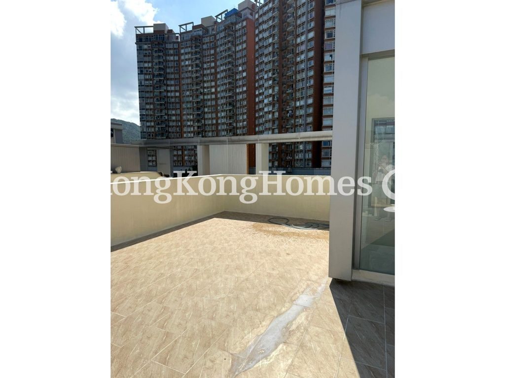 Private Roof Terrace — 晉名峰 - 洋房，沙田