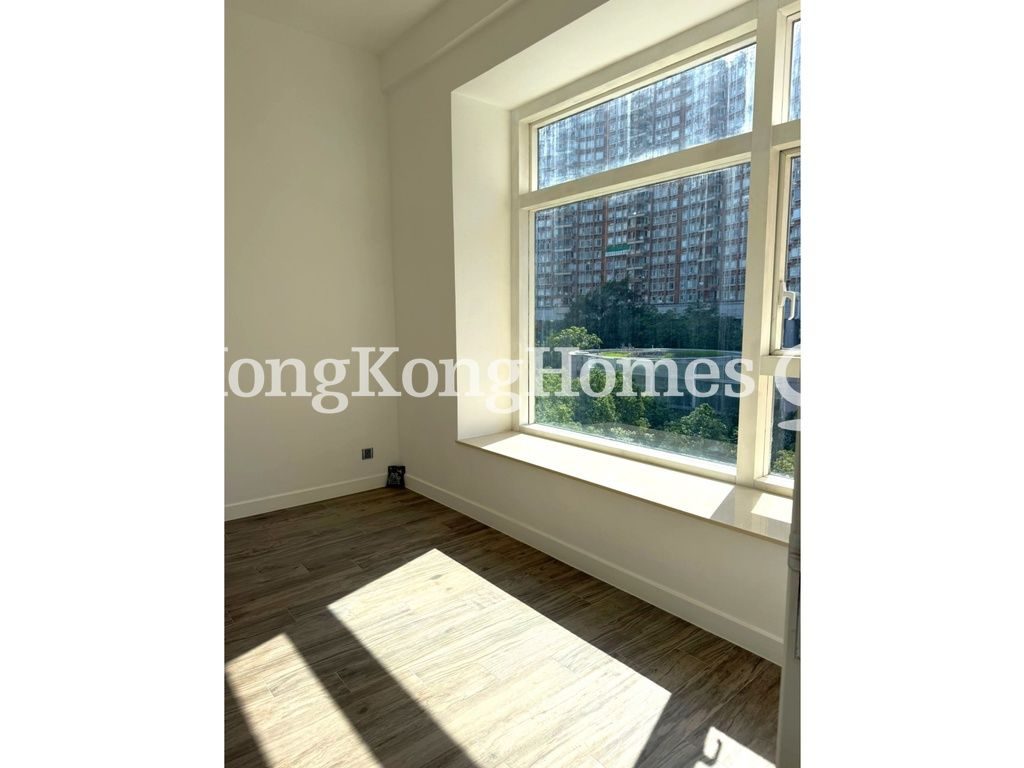 Third Ensuite Bedroom — 晉名峰 - 洋房，沙田