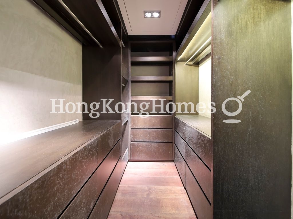 Walk-in Closet in Master Bedroom — The Royal Court, Mid-levels Central