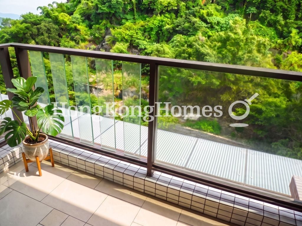 Balcony off Dining Room — 傲翔灣畔，西環堅尼地城