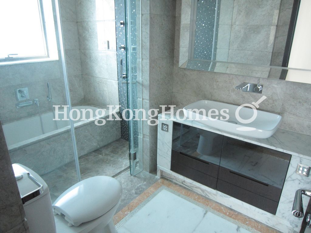 Master Bathroom — Celestial Heights-Celestial Avenue No. 27, Ho Man Tin / Waterloo Road