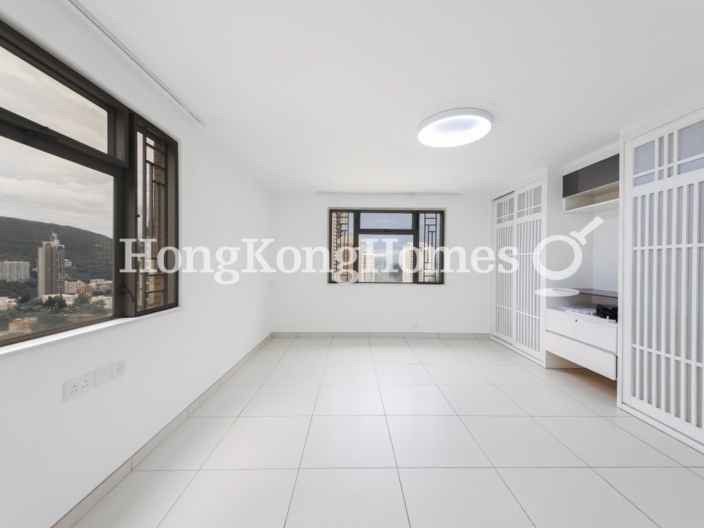 Master Bedroom — Butler Towers, Jardine's Lookout
