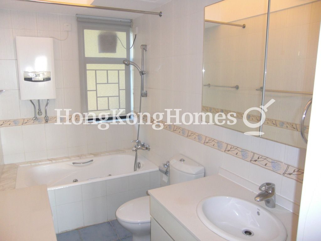 Master Bathroom — 華景園 - 第03座，淺水灣