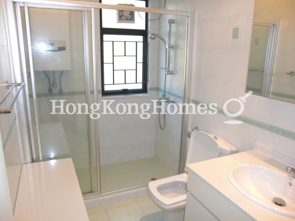 Guest Bathroom — 華景園 - 第03座，淺水灣