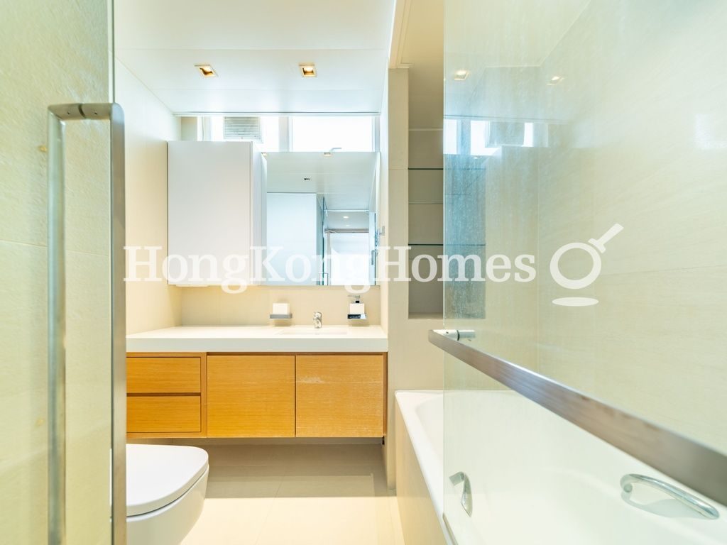 Master Bathroom — 輝百閣，大潭