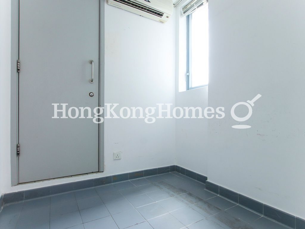 Maid's Room — Residence Bel-air - Phase 02, South Tower 05, Pokfulam