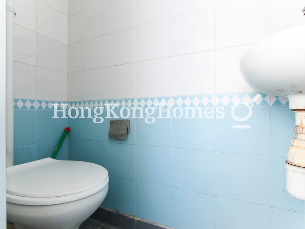 Maid's Washroom — Residence Bel-air - Phase 02, South Tower 05, Pokfulam