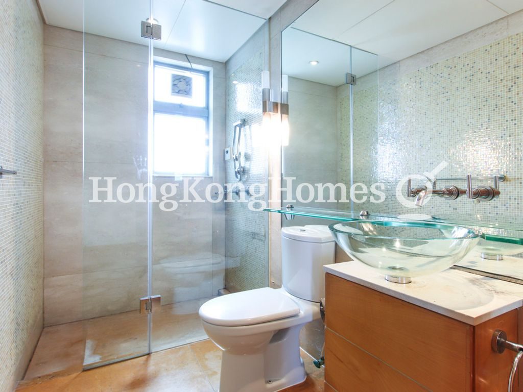Guest Bathroom — Residence Bel-air - Phase 02, South Tower 05, Pokfulam