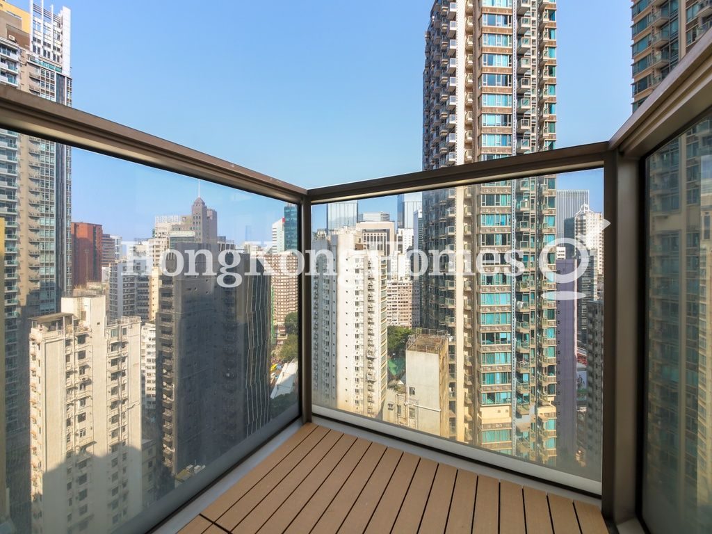 Balcony off Living and Dining Room — 囍匯 - 第2期- 第2座，灣仔