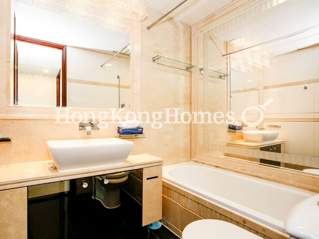 Guest Bathroom — 名門 - 第02座，渣甸山