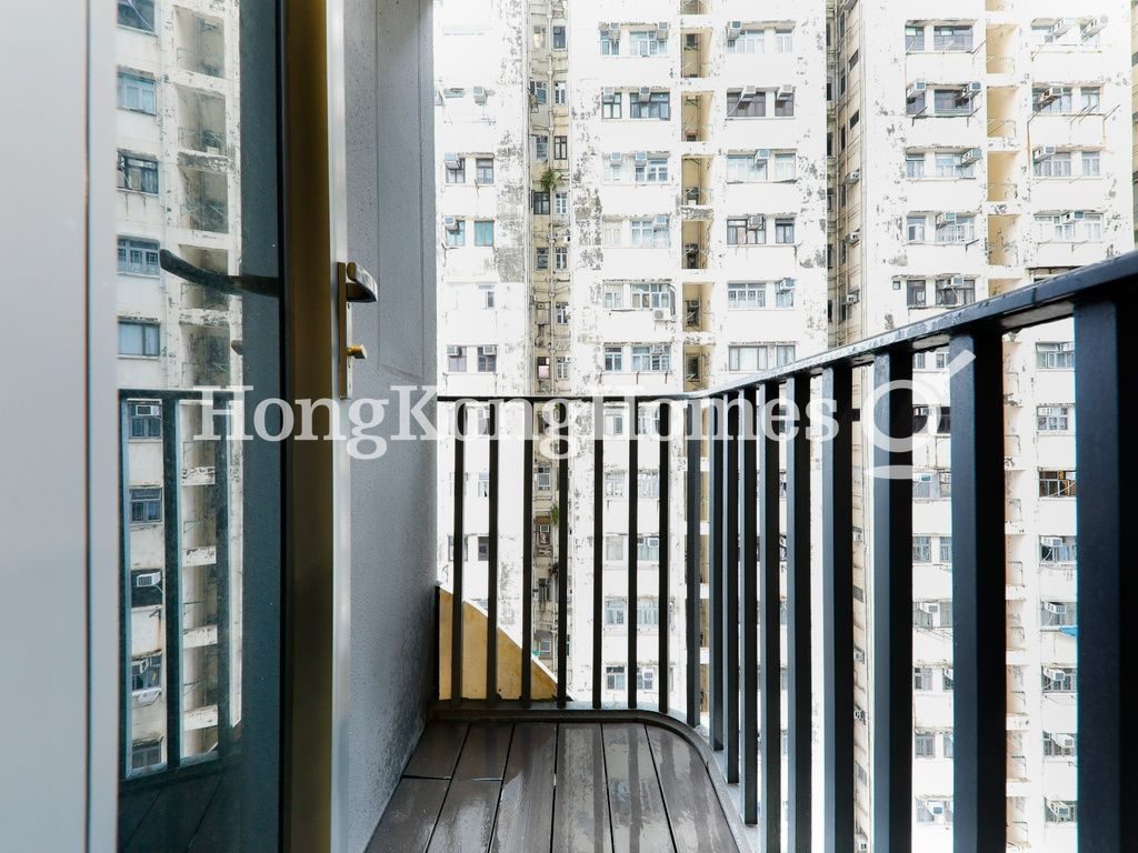 Balcony off Kitchen — 維港峰，西環堅尼地城