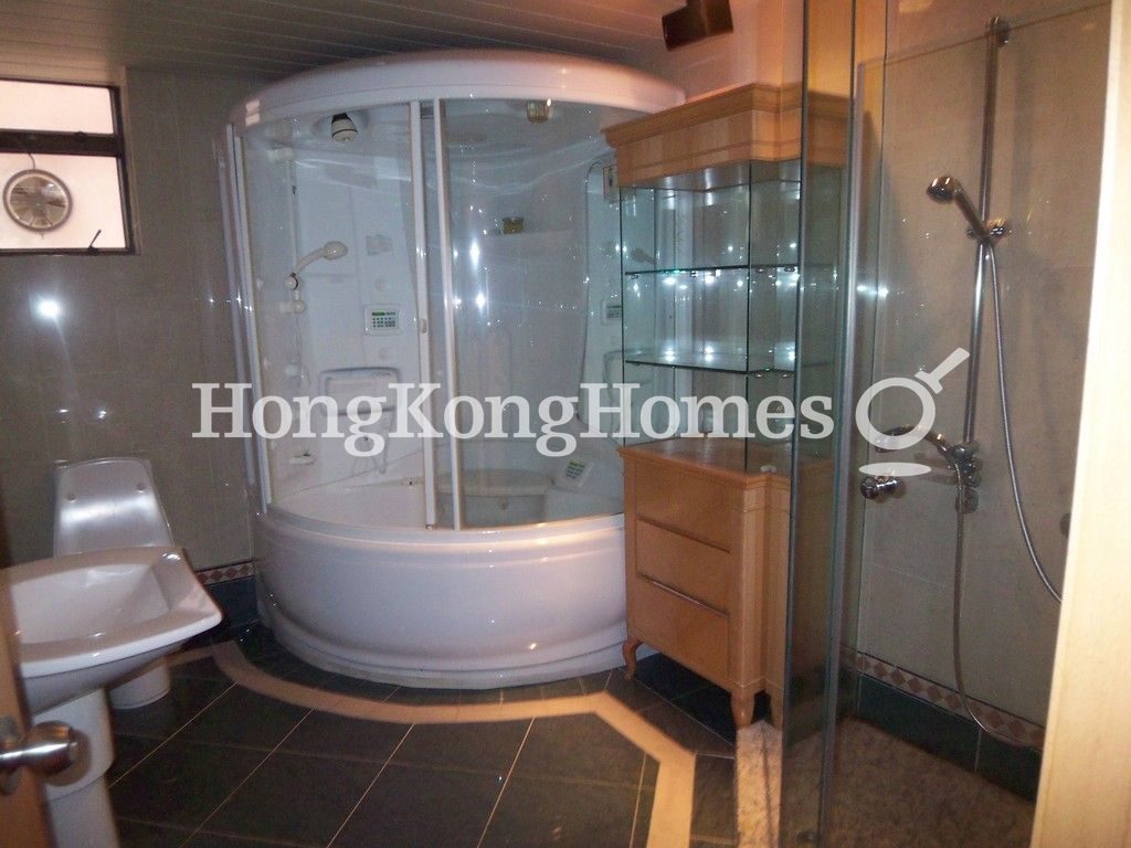 Master Bathroom — 雲地利台 - B座，跑馬地