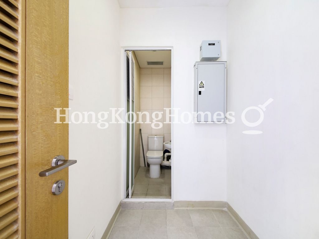 Maid's Room and Washroom — Grand Austin - Tower 1A, Tsim Sha Tsui