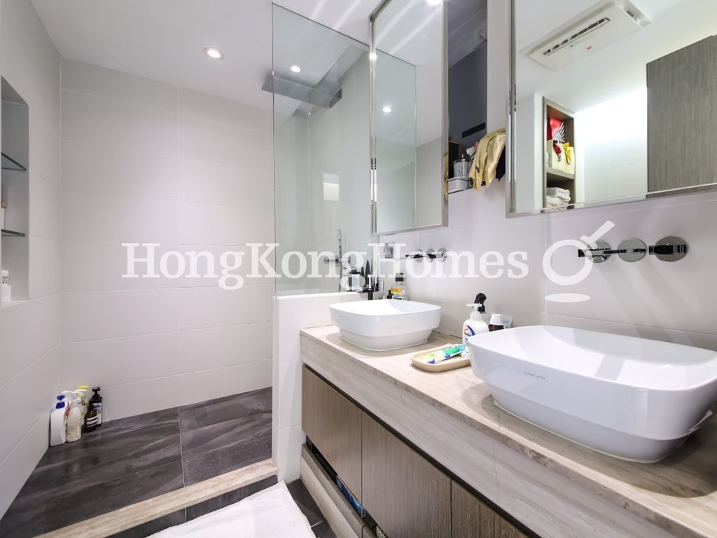 Master Bathroom — 翠屏村 - A座，跑馬地
