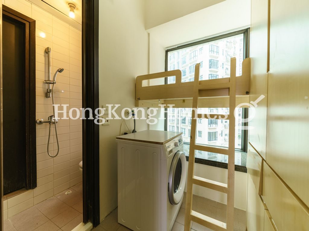 Maid's Room and Washroom — 麥當勞道11號，中半山