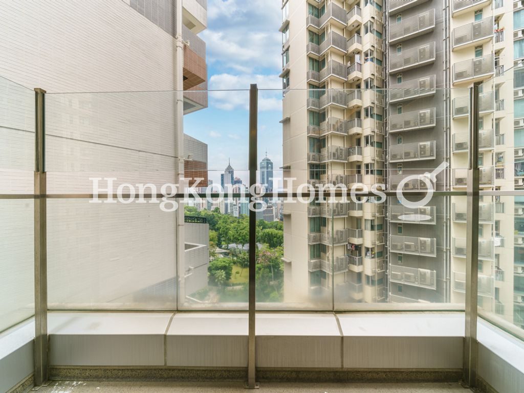 Balcony off Living and Dining Room — 麥當勞道11號，中半山