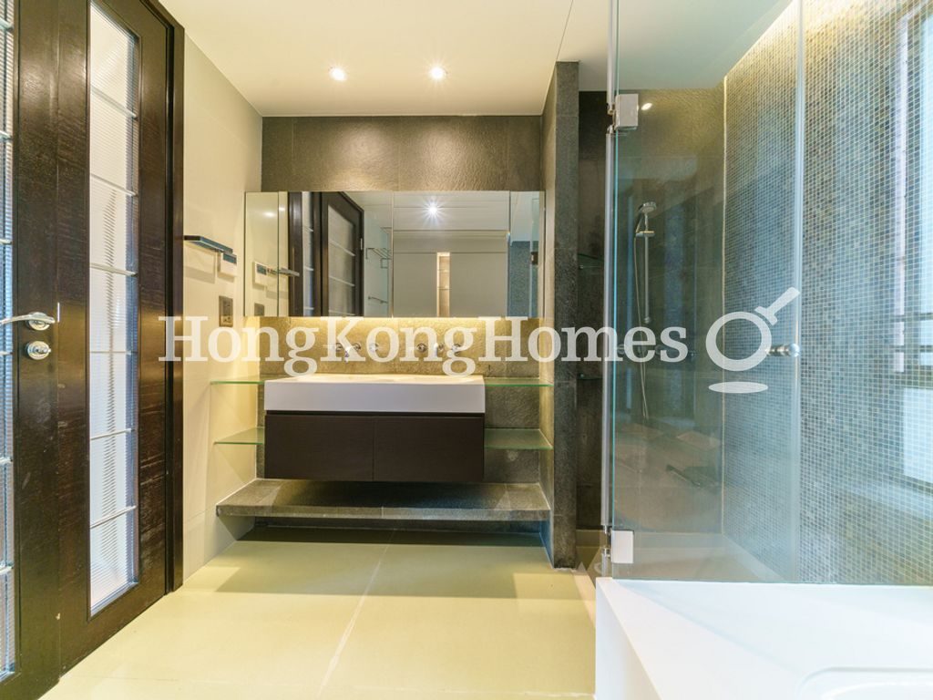 Master Bathroom — 麥當勞道11號，中半山