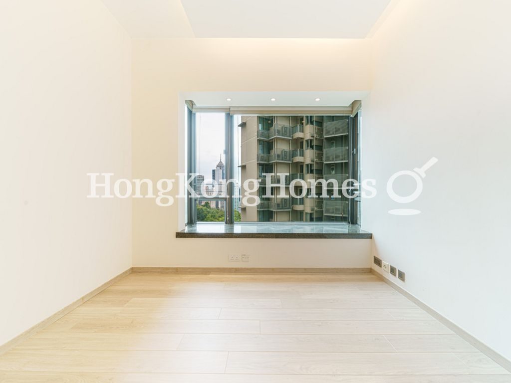 Third Bedroom — 麥當勞道11號，中半山