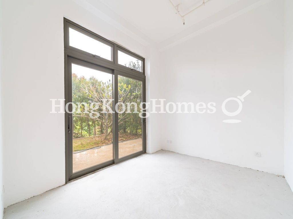Fourth Bedroom on G/F — 山景別墅，元朗
