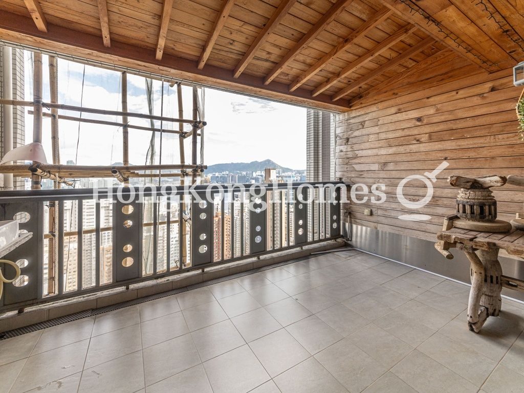 Balcony off Living and Dining Room — 摩天大廈，北角半山
