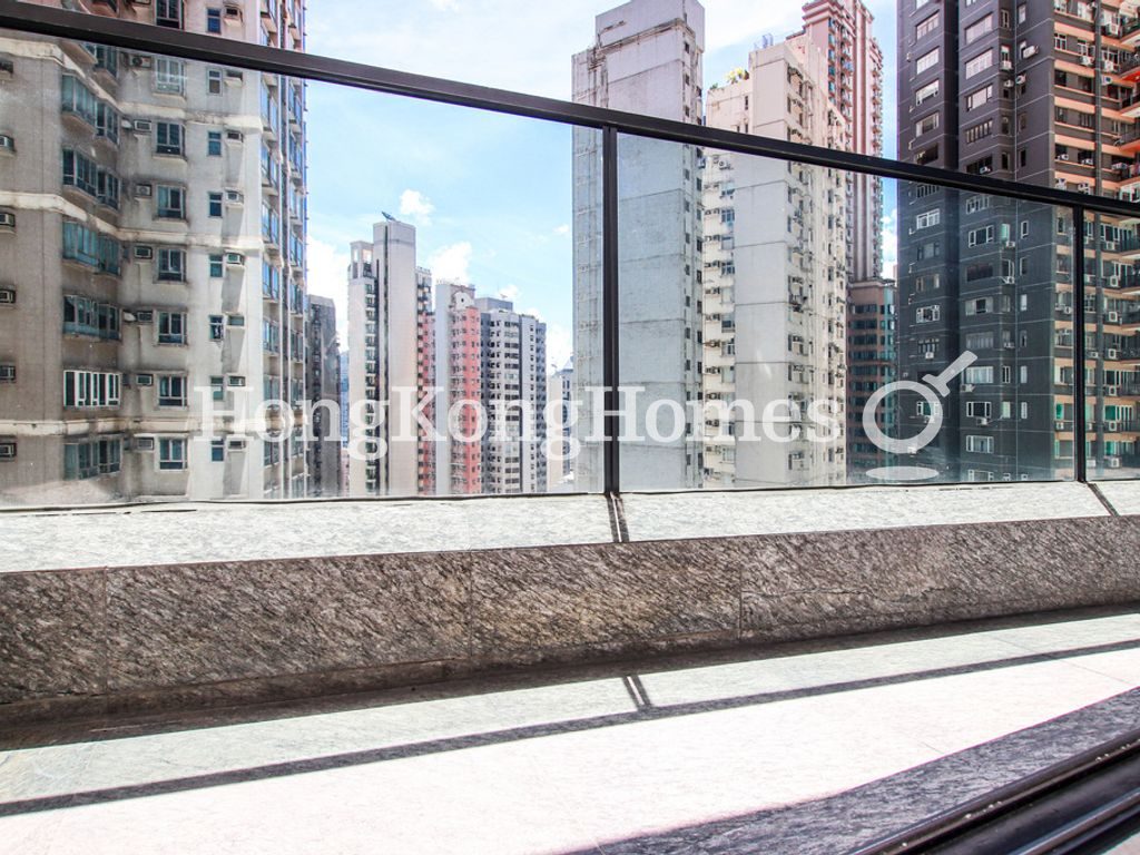 Balcony off Living and Dining Room — 蔚然，西半山