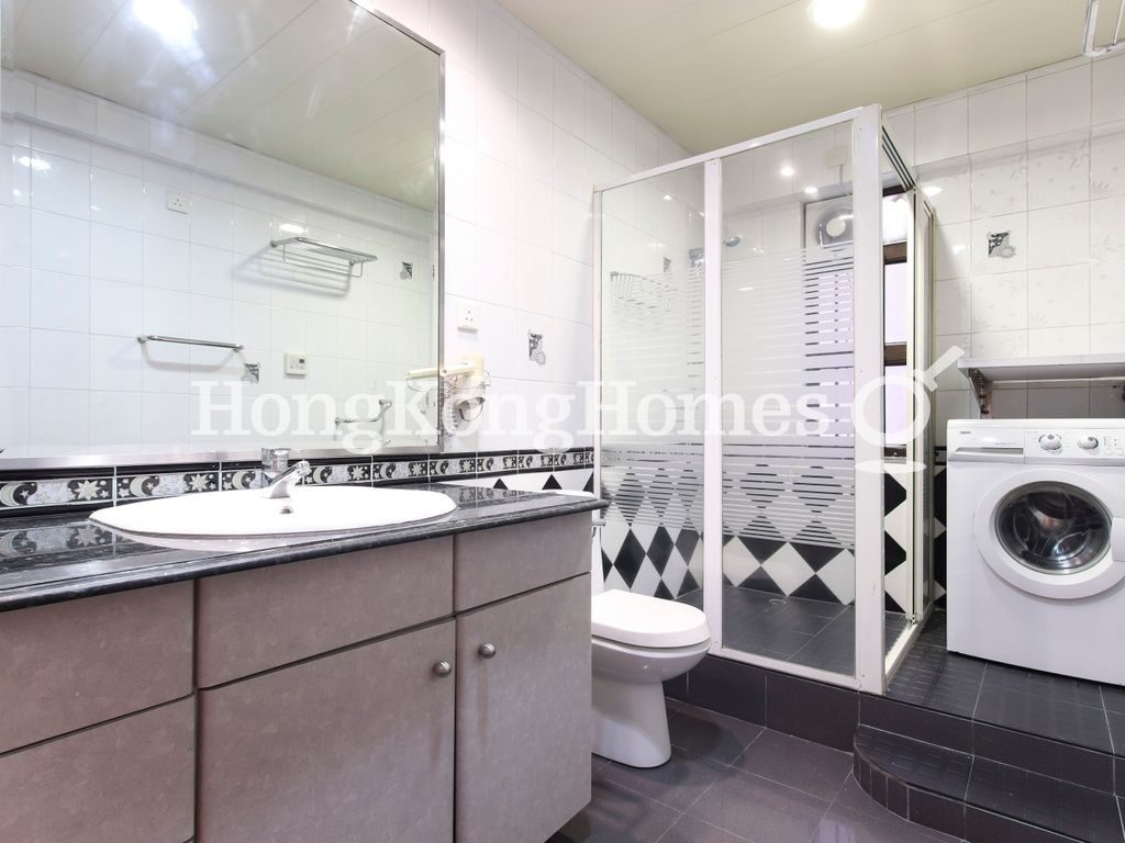 Guest Bathroom — 香港花園，西半山