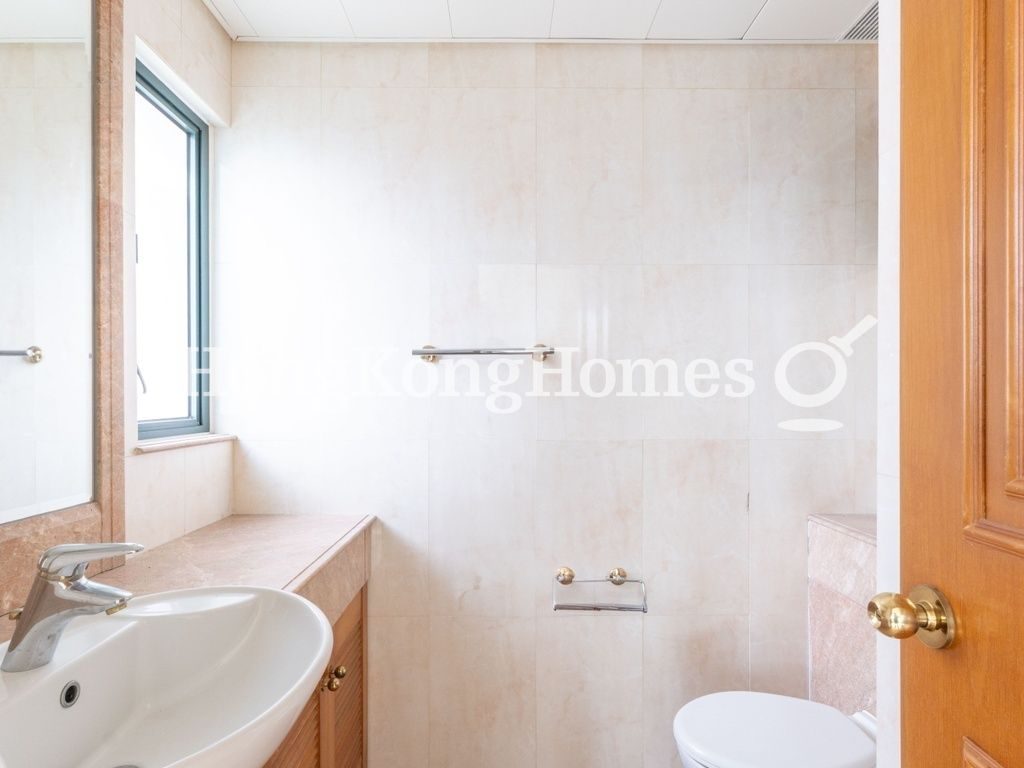 Guest Bathroom — 怡晴軒，大坑