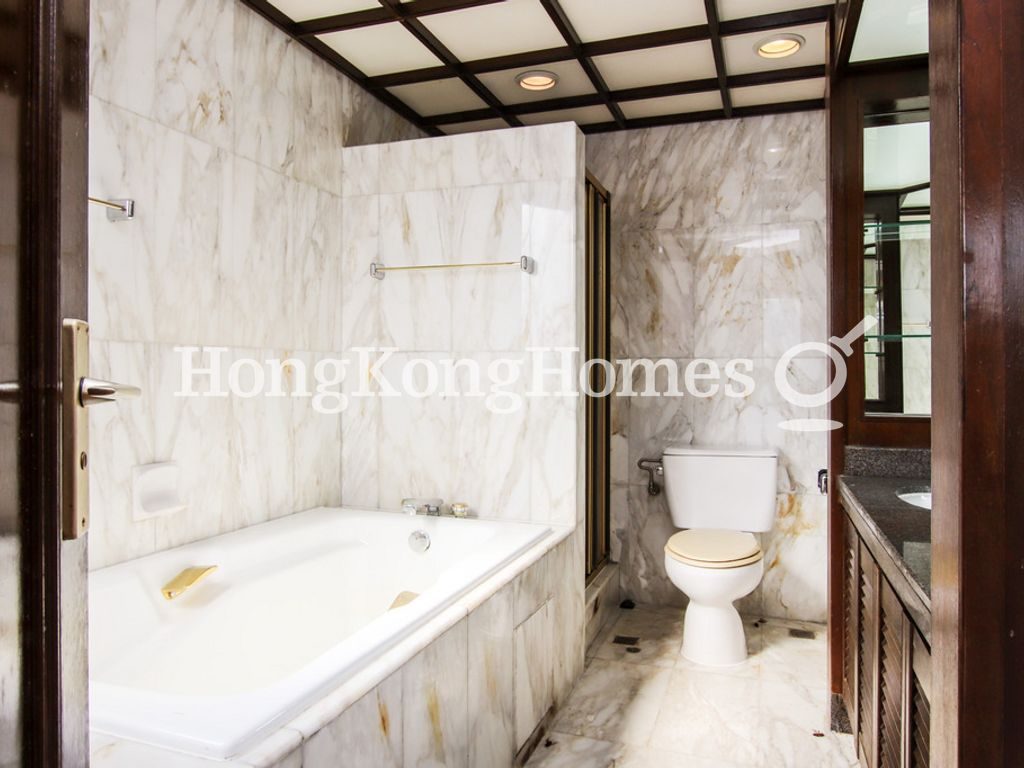 Master Bathroom — 陽明山莊 14 座 摘星樓，淺水灣