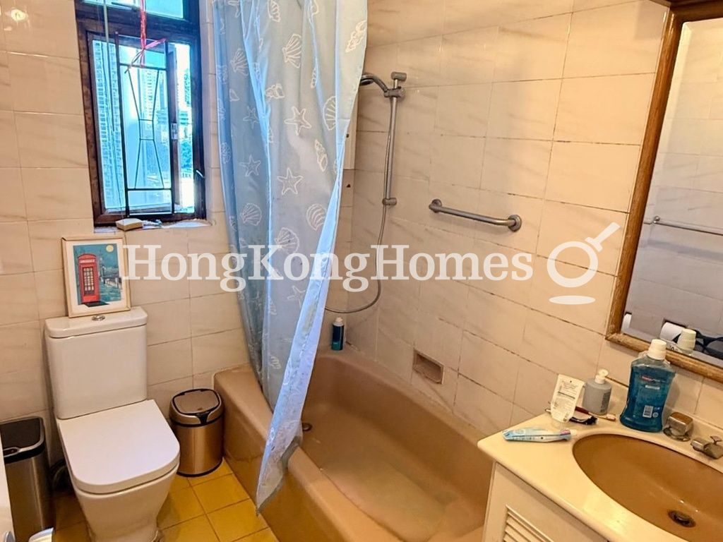 Master Bathroom — 威豪閣，中半山